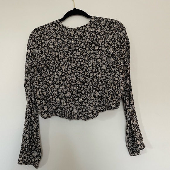 Zara Cropped Long Sleeve Blouse - Picture 3 of 5